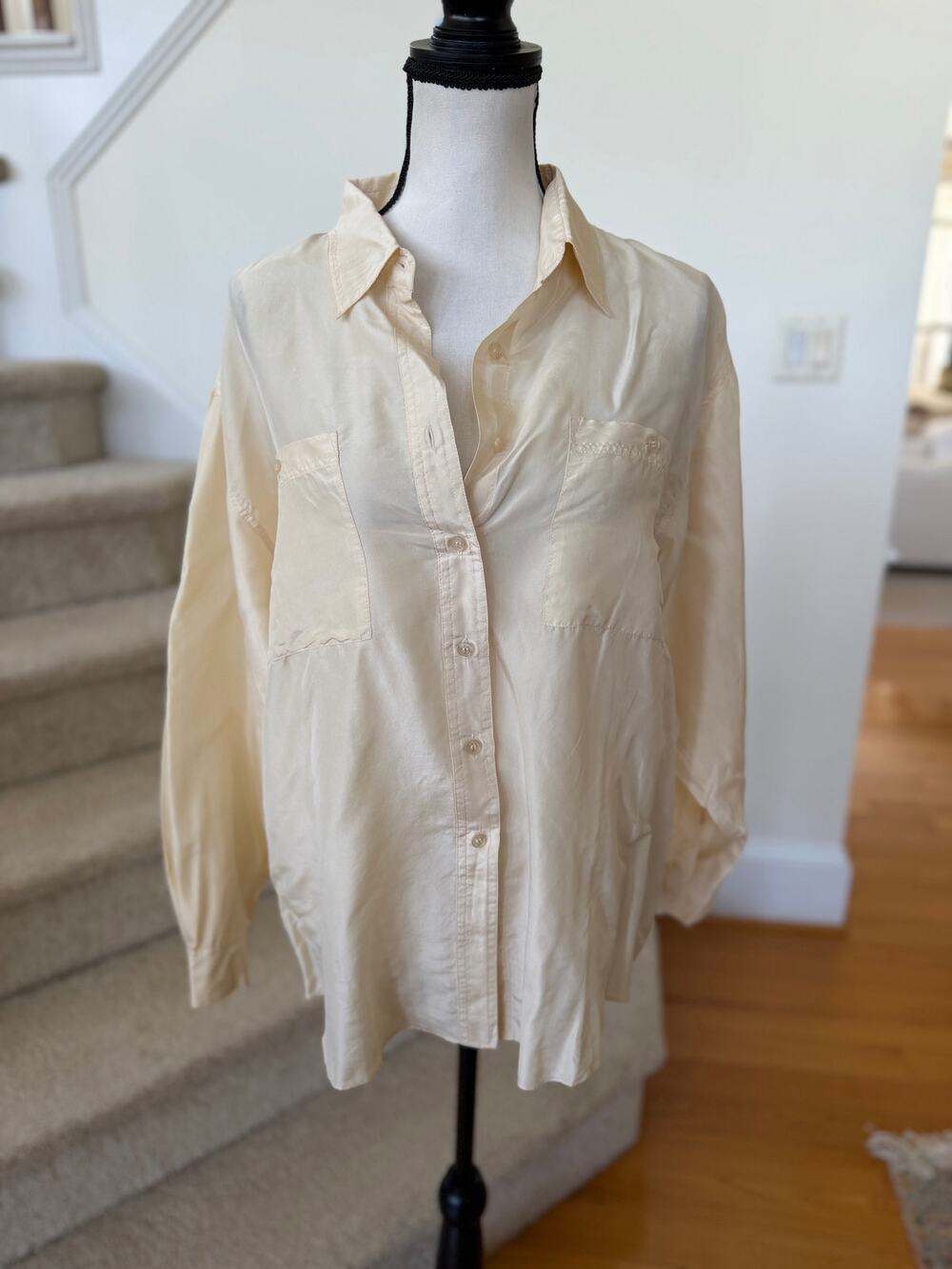 Vintage 90s Minimalist Cream White Silk Long Sleeve Collared Button Down Career